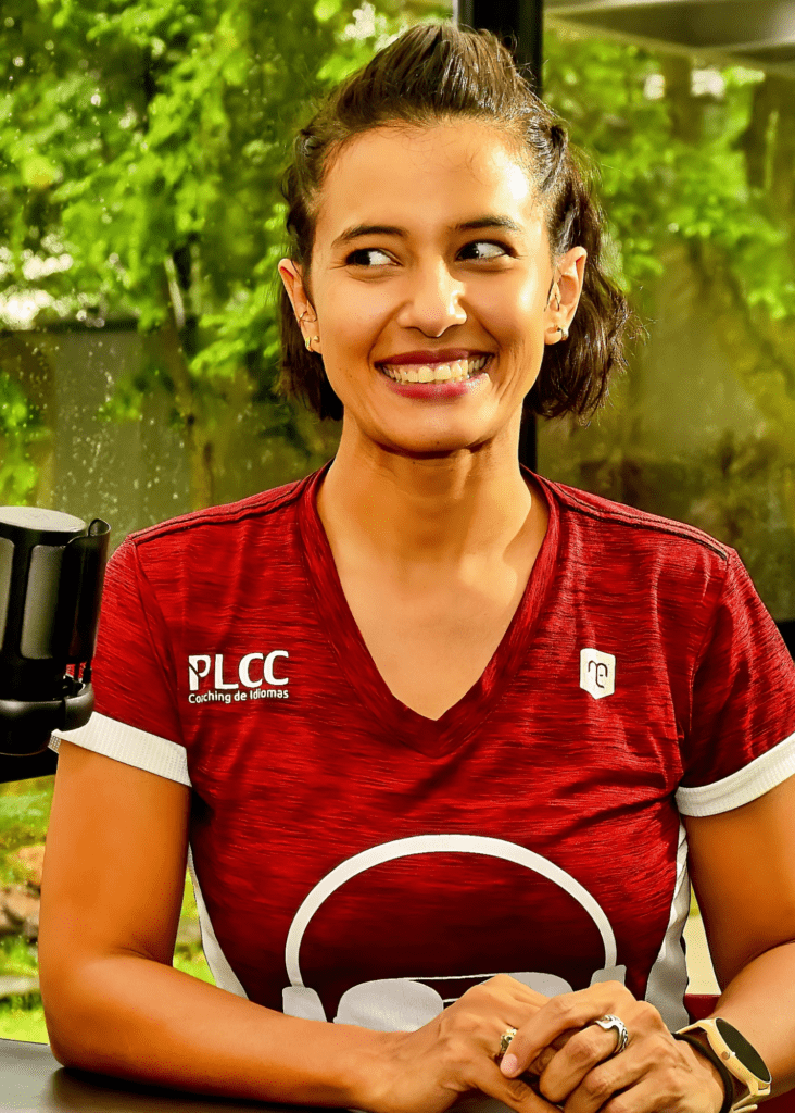 Professor da PLCC Idiomas especializado no ensino de inglês e espanhol com séries, filmes e músicas