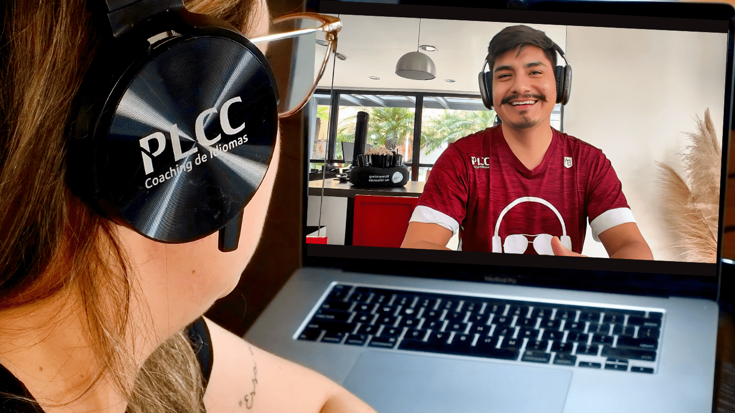 Aula interativa de inglês na PLCC Idiomas com uso de filmes e músicas. Teste, nivelamento, idiomas, RH, seleção, proficiência, avaliação, corporativo, inglês, espanhol, equipe, global, resultados, rápido, eficiência, precisão, gestão, comunicação, aulas